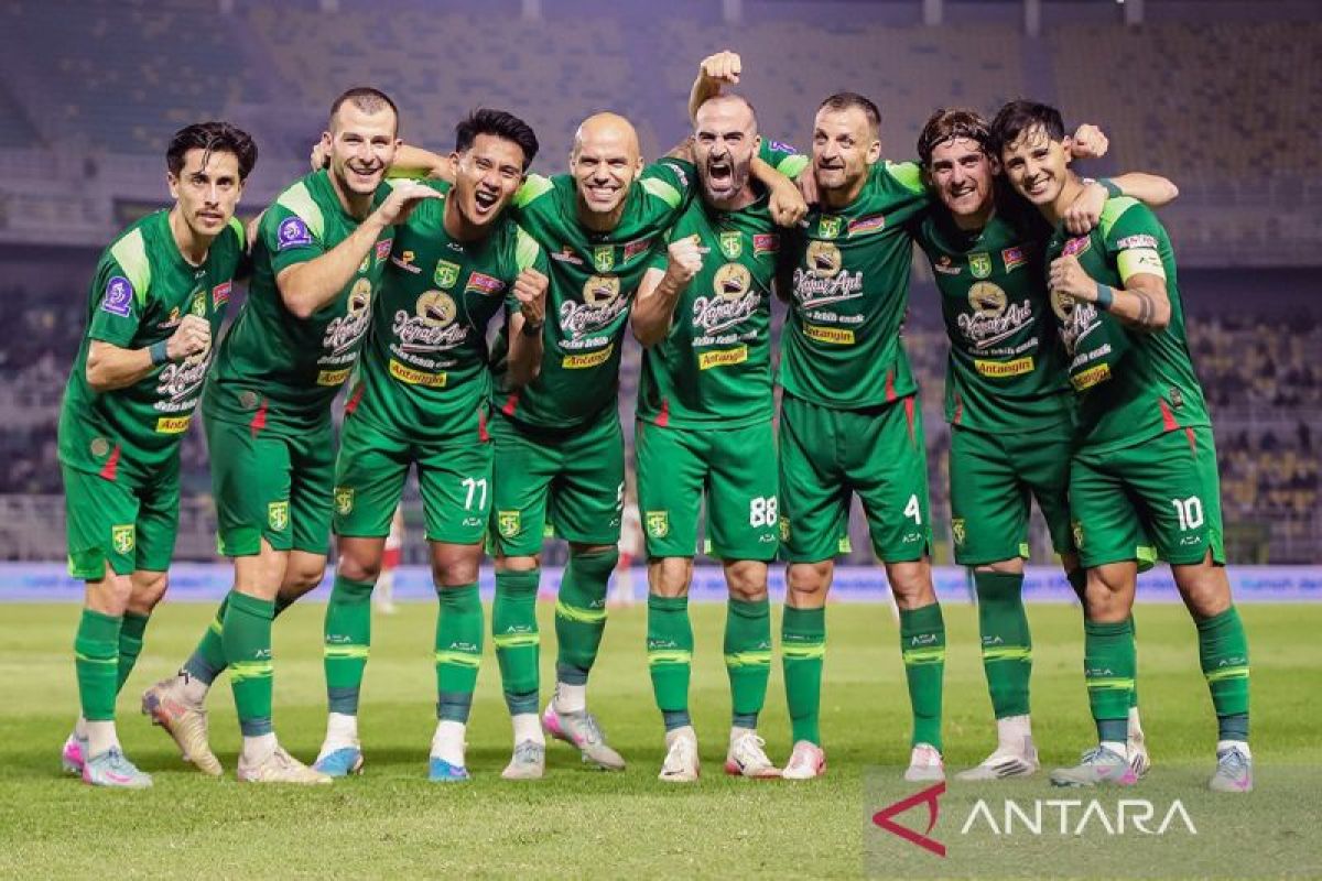 Persebaya bungkam Bali United 5-2 di GBT