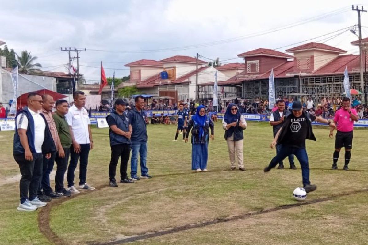 Haris Muda Siregar buka turnamen Mini Soccer NasDem Cup I di Labura
