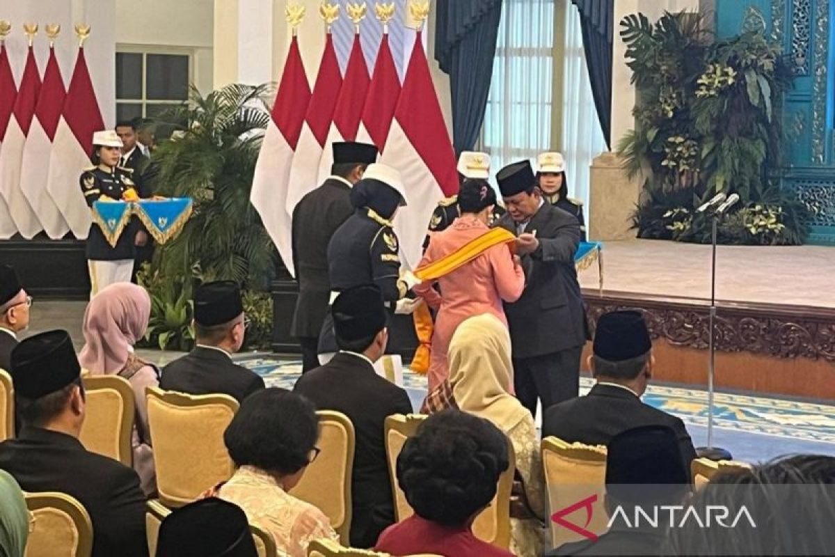 Puan Maharani terima Bintang RI Utama, janji berbakti untuk bangsa