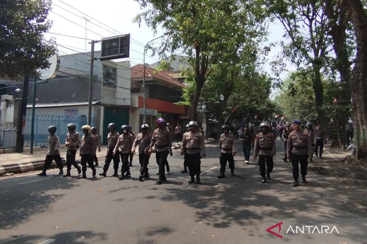 1.245 personel amankan aksi warga Pati kirim surat ke  KPK