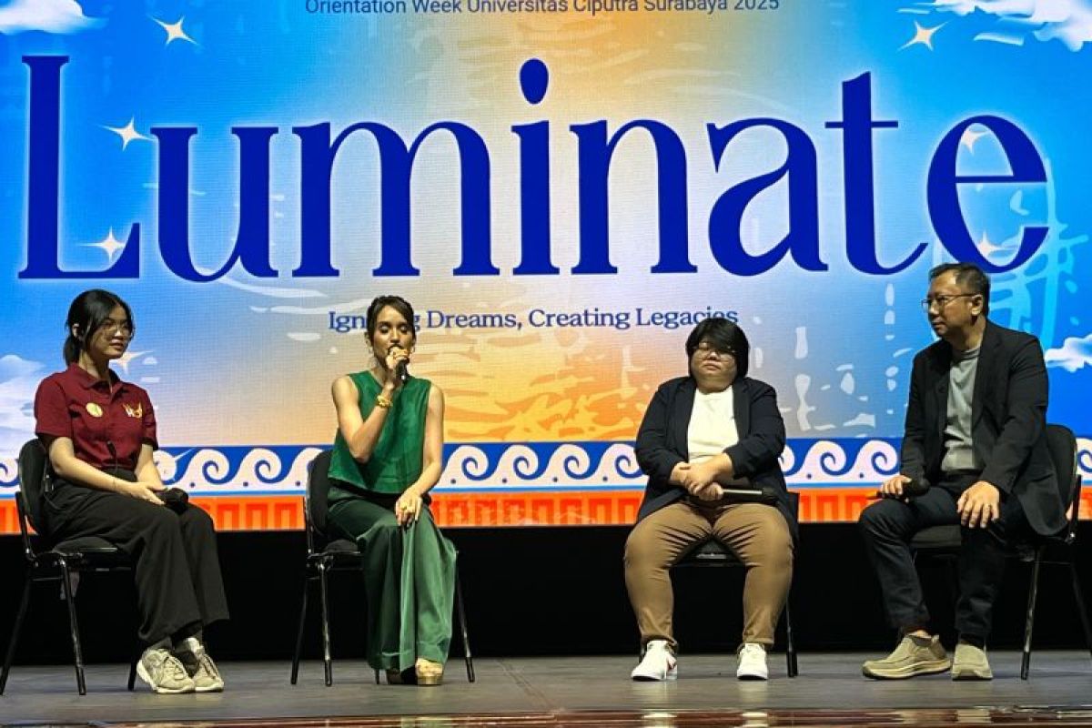 Cinta Laura ajak mahasiswa baru UC sadari masalah bangsa lewat wirausaha