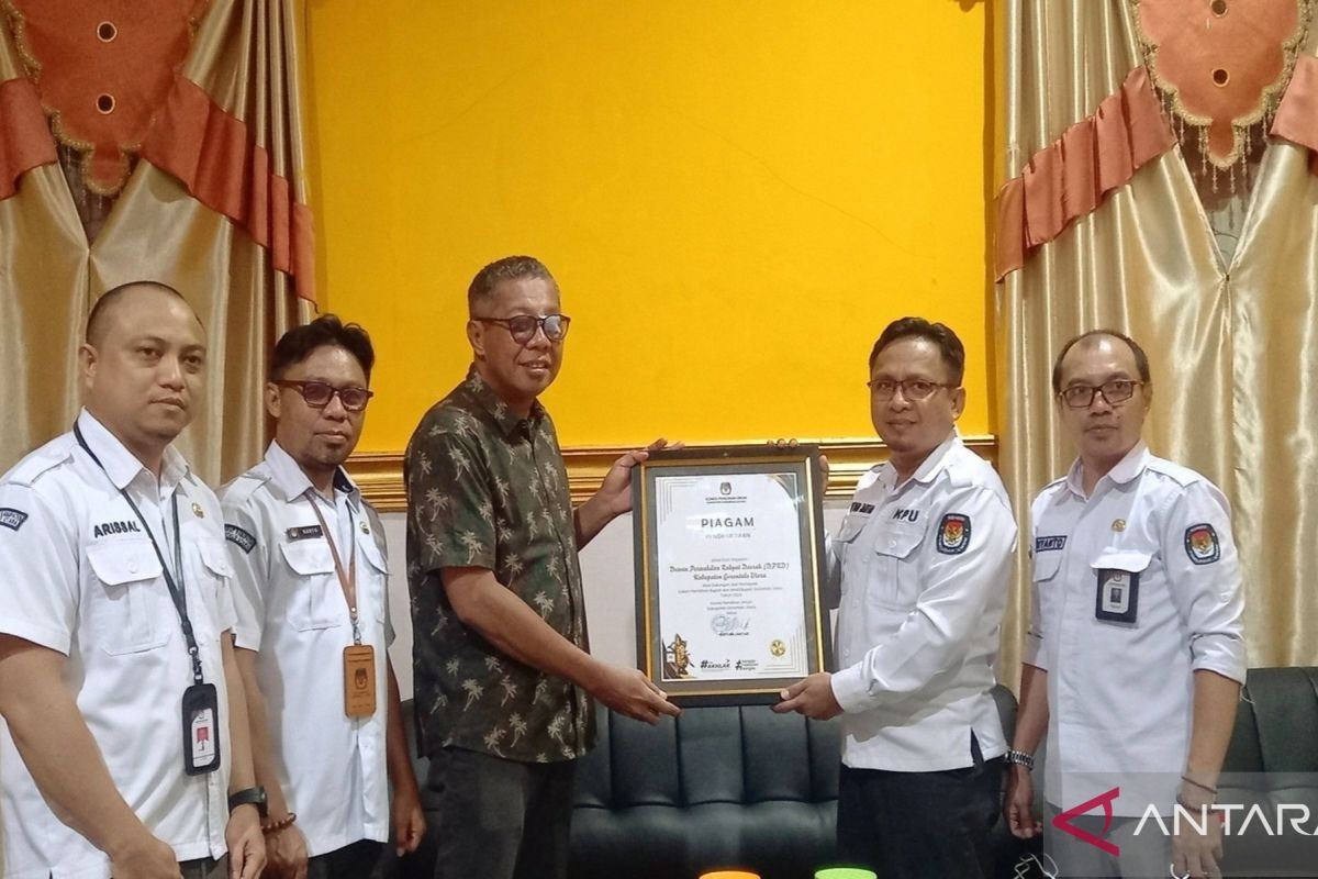 DPRD Gorontalo Utara terima penghargaan dari KPU atas dukungan Pilkada