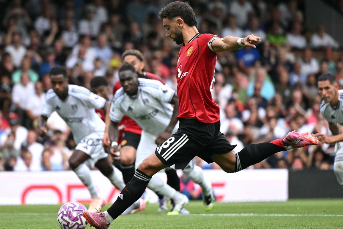 Manchester United gagal menang seusai ditahan imbang Fulham 1-1