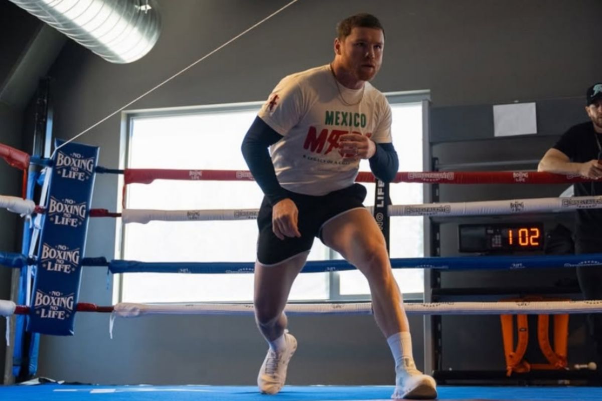 Canelo rekrut juara dunia untuk uji tanding jelang lawan Crawford