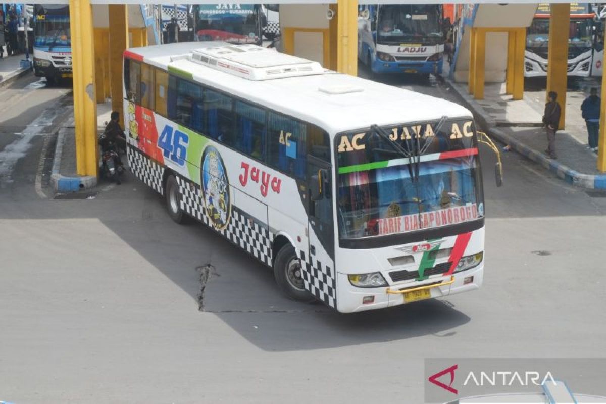 Terminal Purabaya harap bantuan TNI dan polisi amankan penumpang dari calo