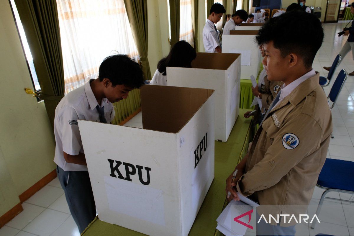 KPU Temanggung  fasilitasi pemilihan ketua OSIS SMA secara e-voting