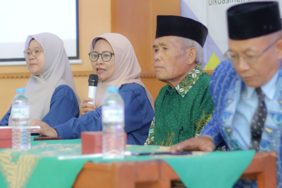 Penyerahan Mahasiswa BIPA UMS ke Majelis Dikdasmen dan PNF PCM Bayat dalam Program Language and Cultural Immersion