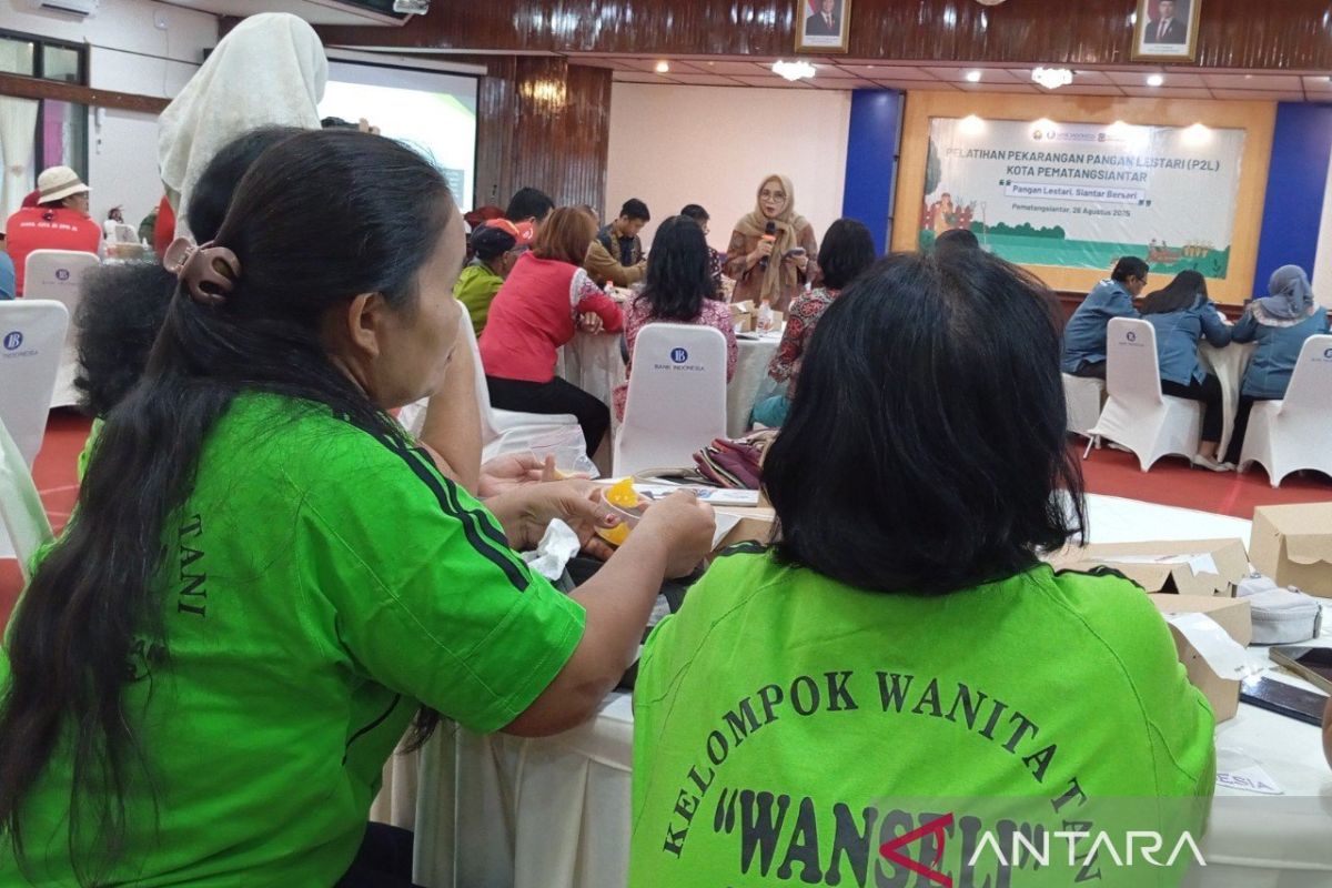 Kaum ibu di pelatihan Pekarangan Pangan Lestari BI Pematangsiantar