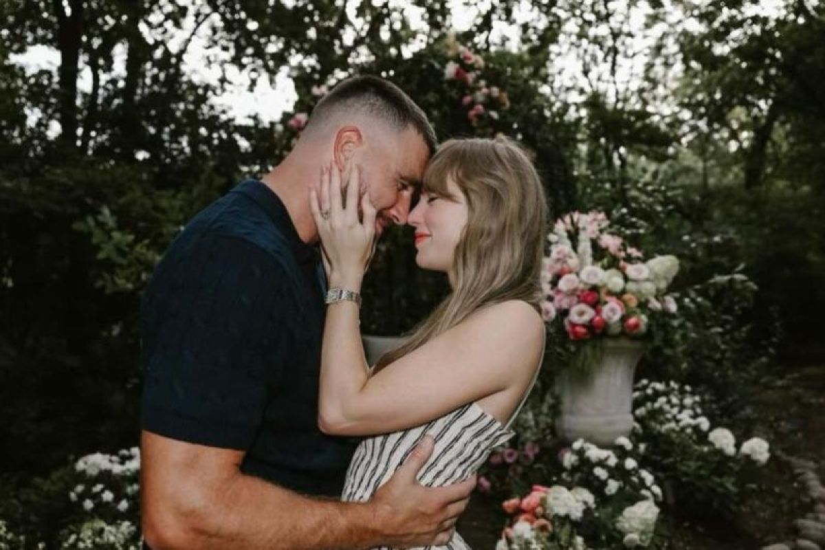Segini harga cincin tunangan Taylor Swift yang fantastis!