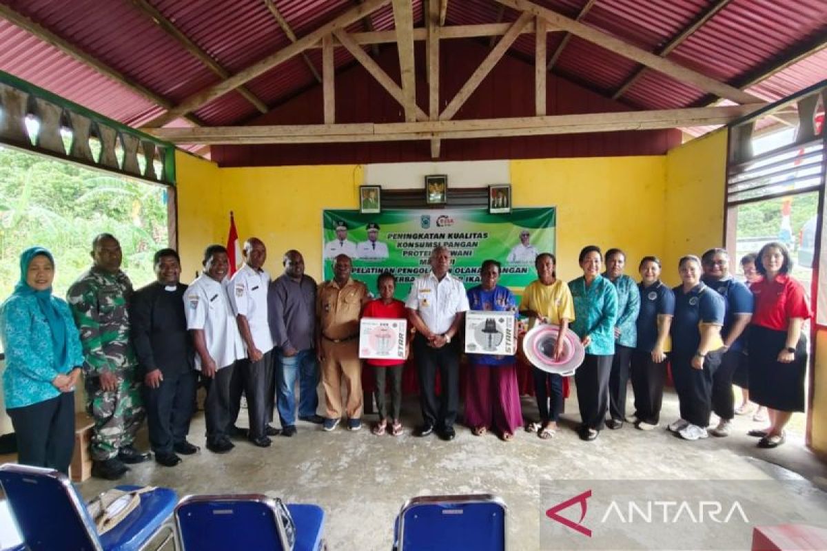 Pemprov latih warga Kampung Bremi olah ikan jadi makanan beragam