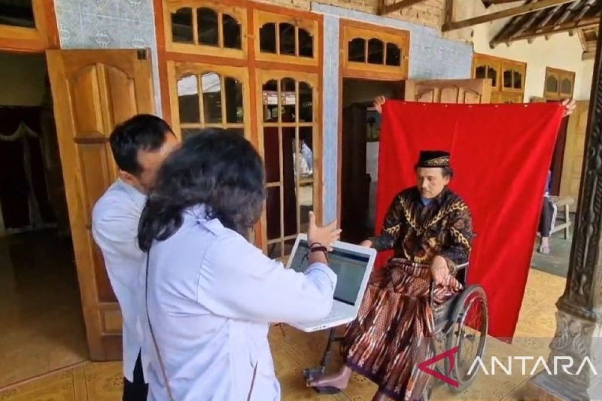 Dispendukcapil Ponorogo jemput bola rekam data disabilitas dan ODGJ