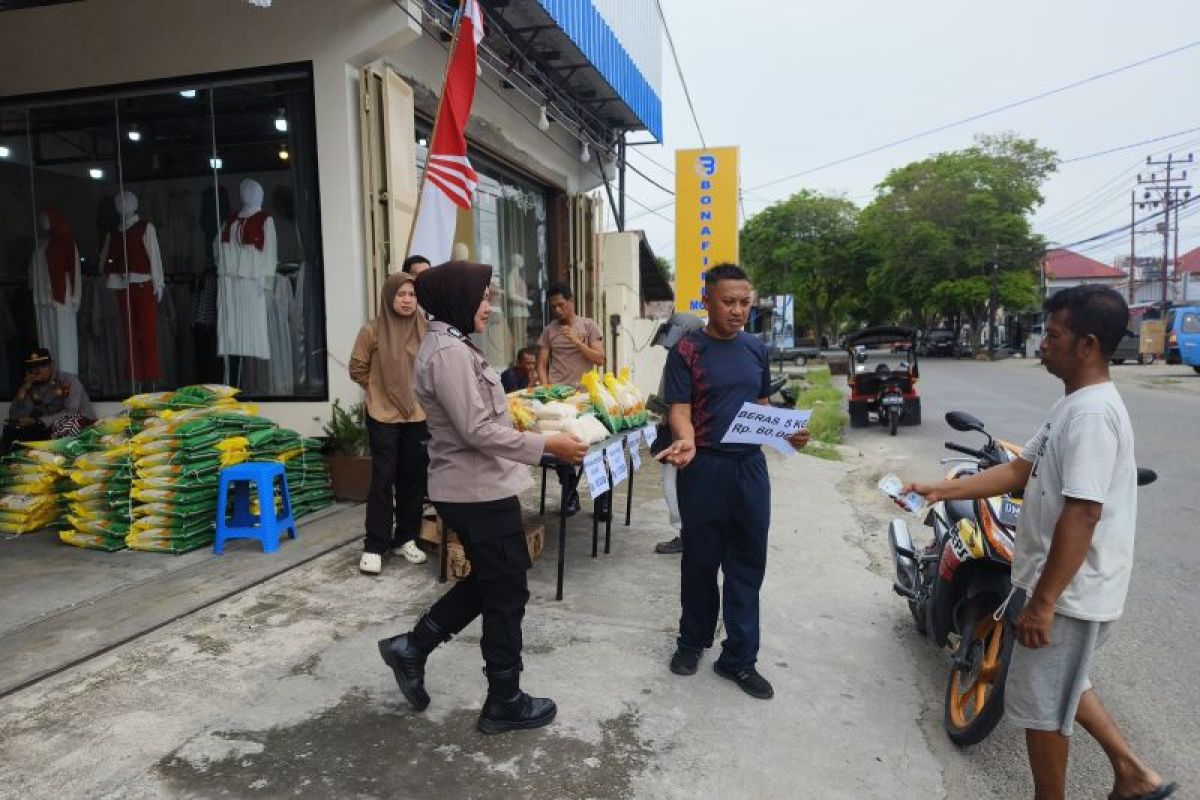 Polri dan Bulog mempermudah warga Gorontalo akses Gerakan Pangan Murah
