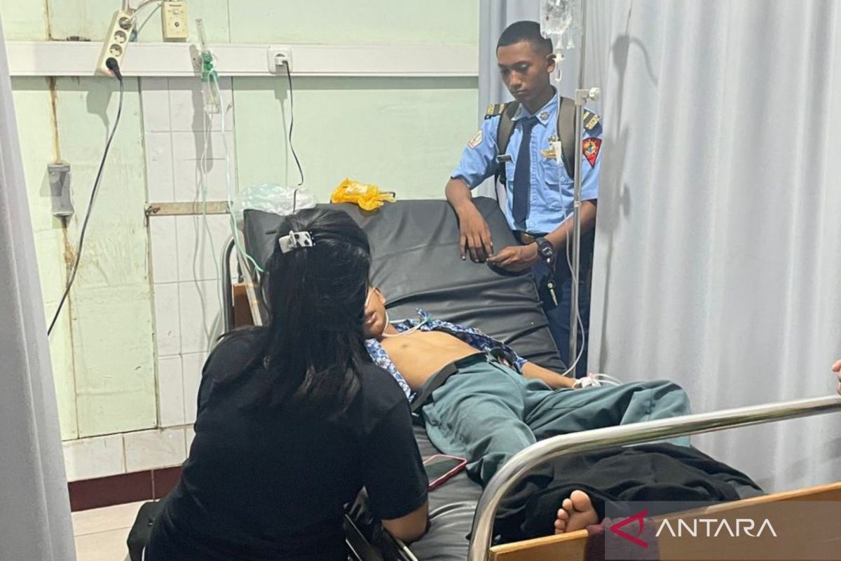 Puluhan pelajar diduga keracunan makanan MBG di Palu