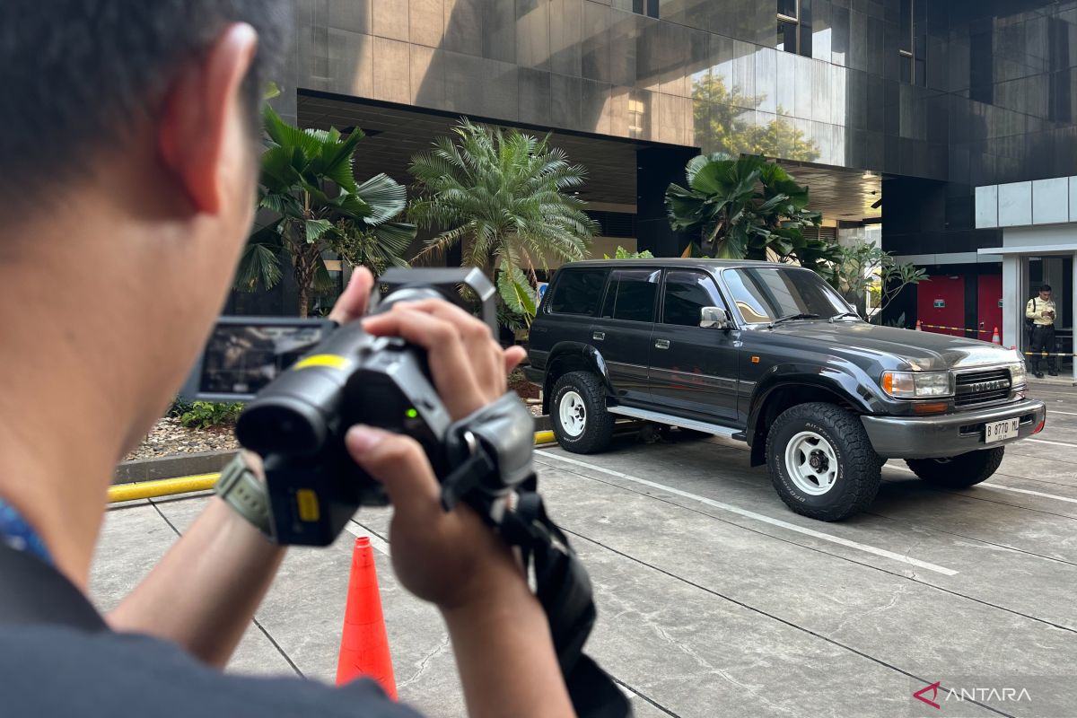 KPK sita satu Toyota Land Cruiser dari Sesditjen Binwasnaker dan K3 Kemenaker