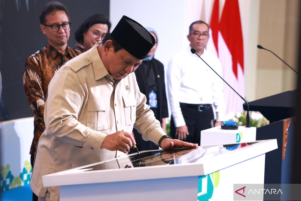Indonesia faces 210k doctor gap, Prabowo plans 30 medical faculties