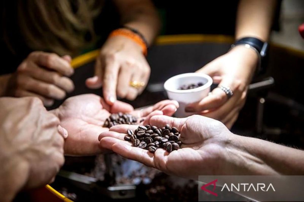 Tarif impor berpotensi picu masalah bagi konsumsi kopi harian warga AS