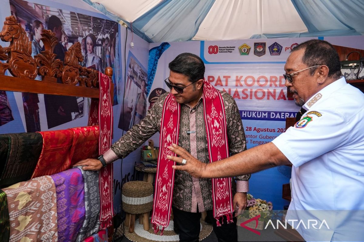 Menekraf apresiasi perkembangan ekraf Sultra melalui pameran UMKM