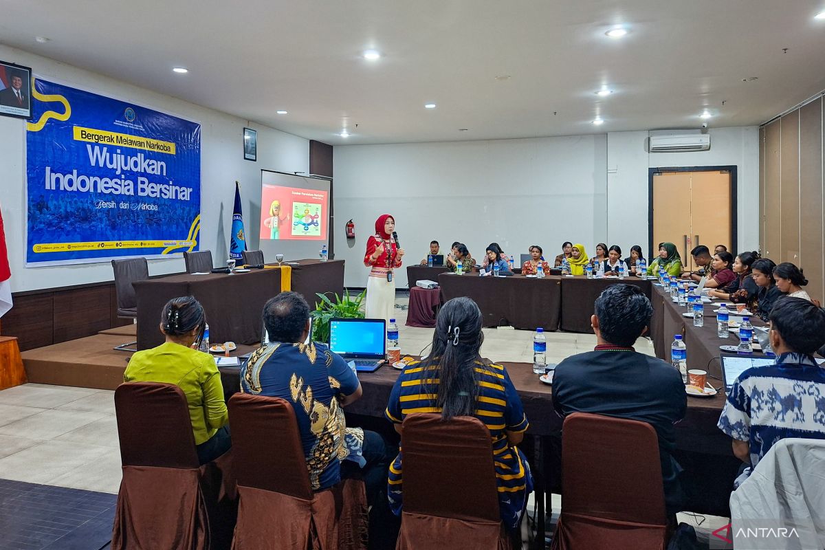 BNN NTT membekali guru SMA/SMK susun bahan ajar antinarkoba