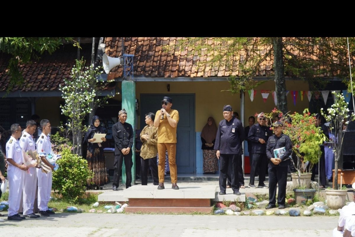 Dedy Yon beri kejutan tiga siswa SMKN 3 Tegal