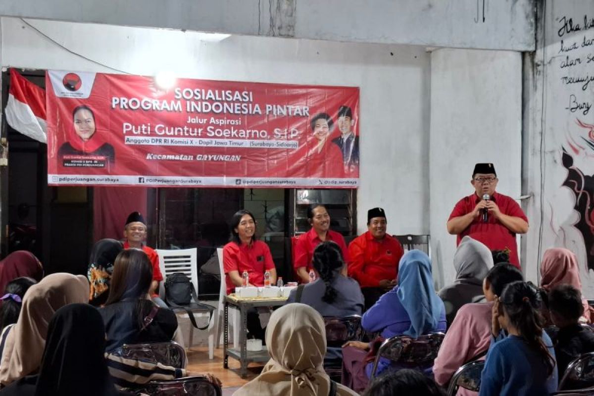 PDIP Surabaya salurkan PIP dukung anak keluarga miskin tetap sekolah
