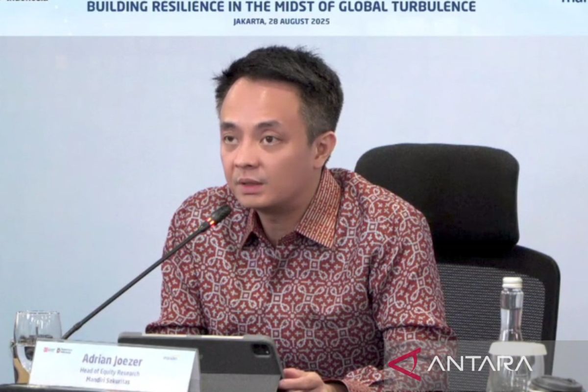 Ekonom sebut kebijakan moneter yang kondusif dukung IHSG tembus 8.000