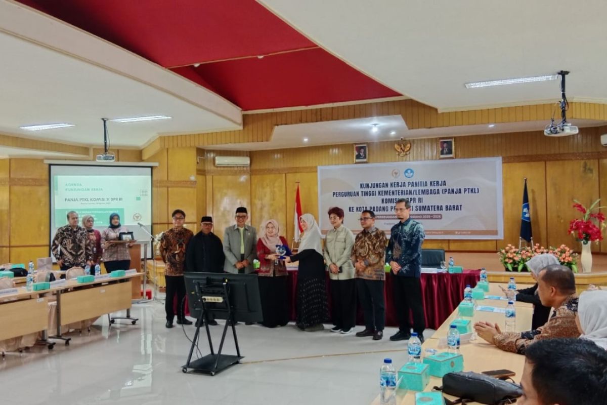 Komisi X DPR RI Dorong Penguatan Mutu Akreditasi PTS di Sumatera Barat