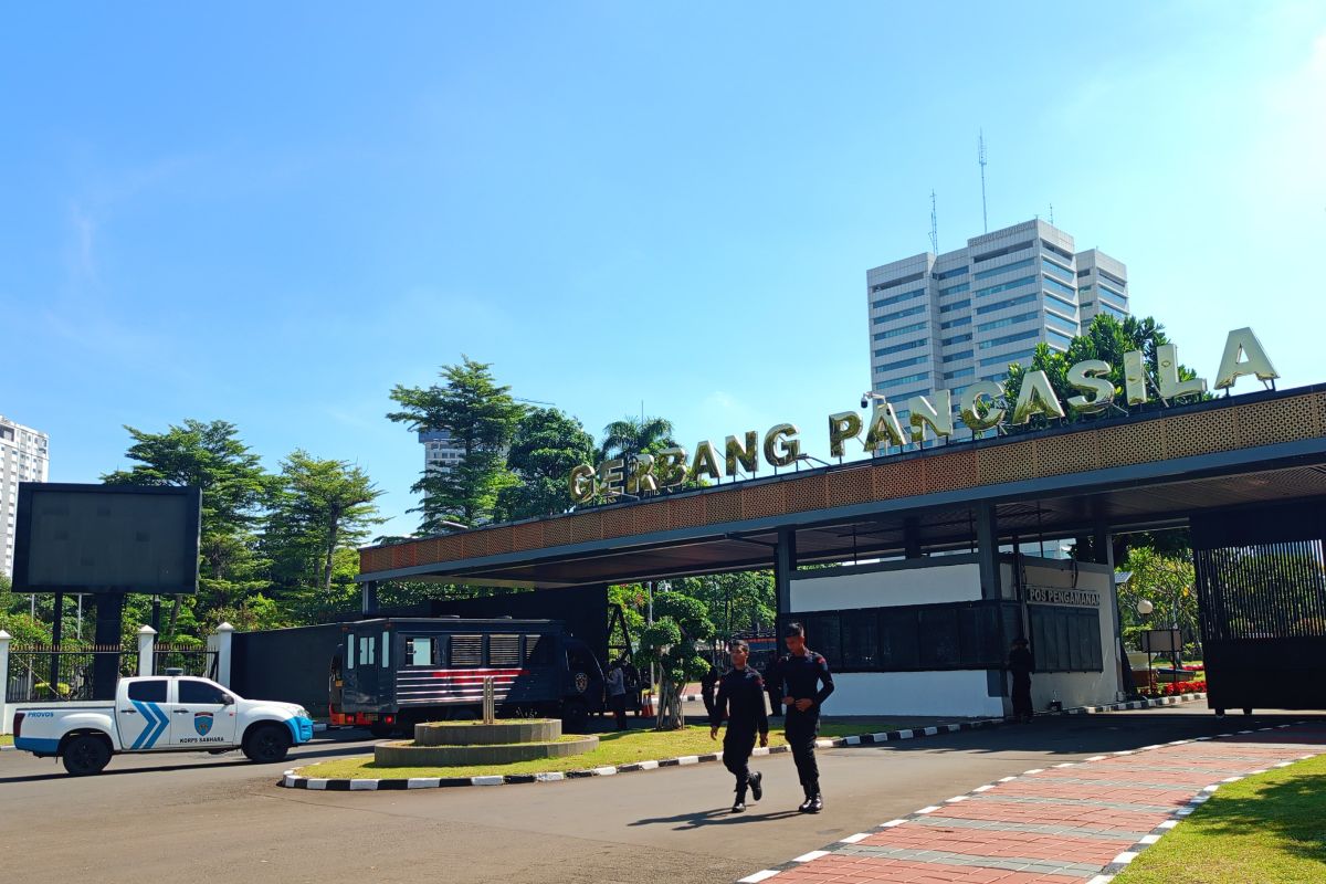 Polisi siaga di pintu belakang DPR antisipasi potensi kericuhan