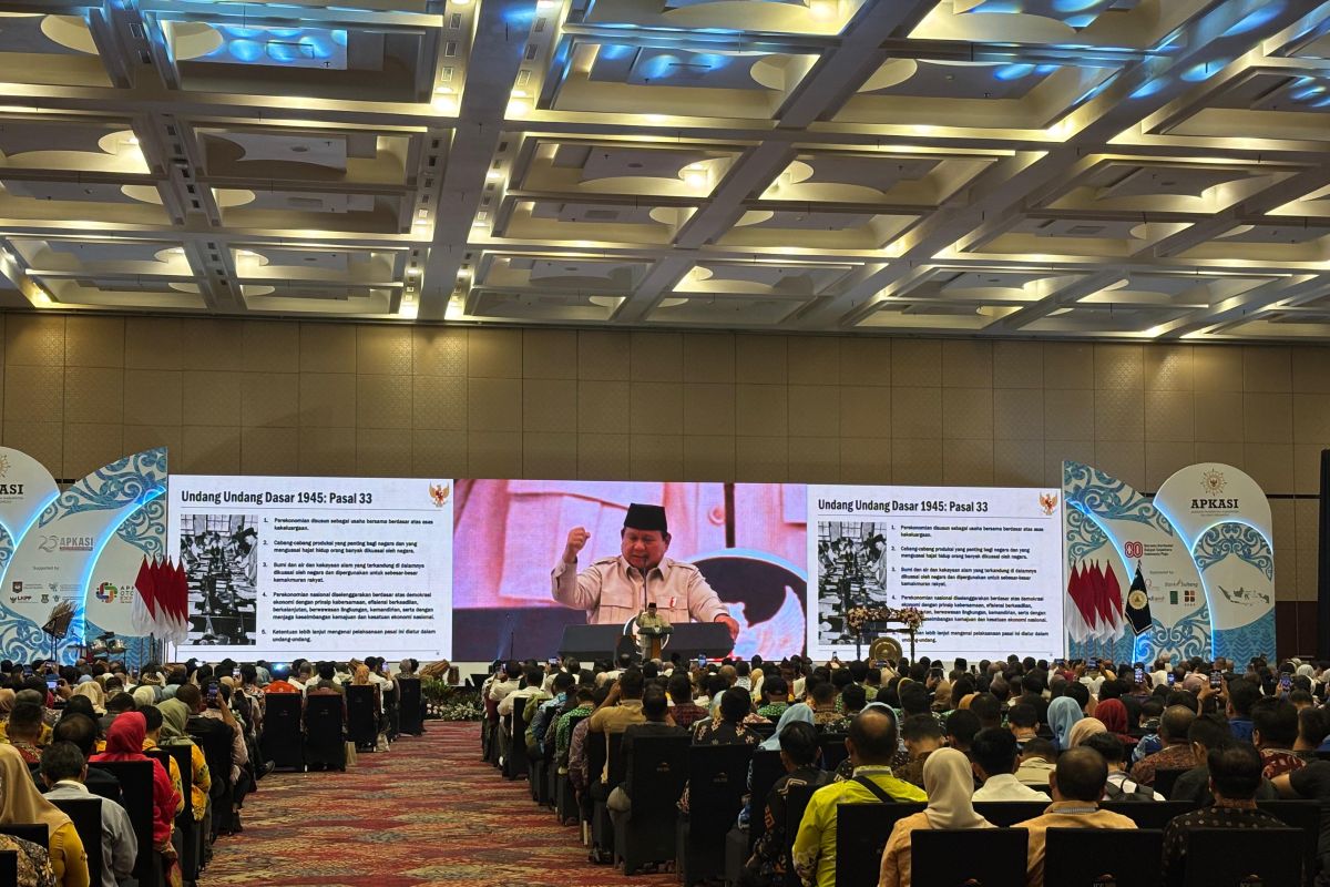 Prabowo: New regents should train in military camps, not 5-star hotels