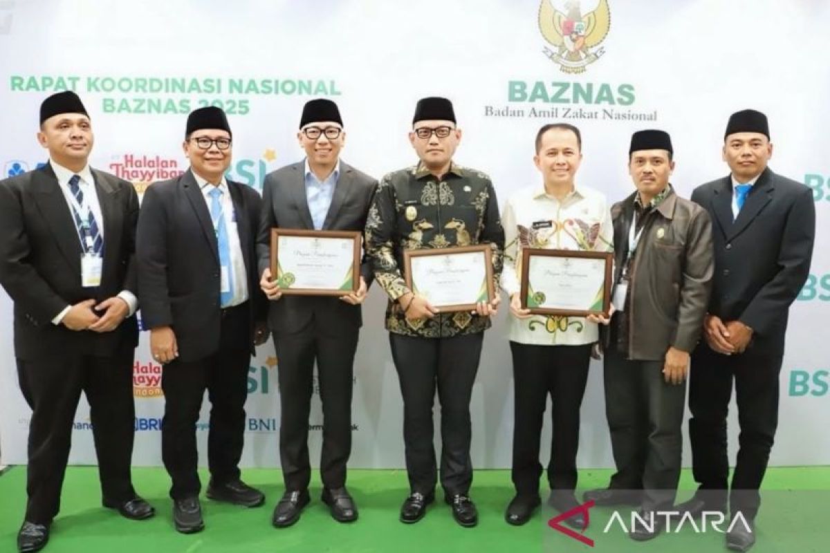 Dukung digitalisasi zakat  Gubernur Kaltim raih Baznas Award
