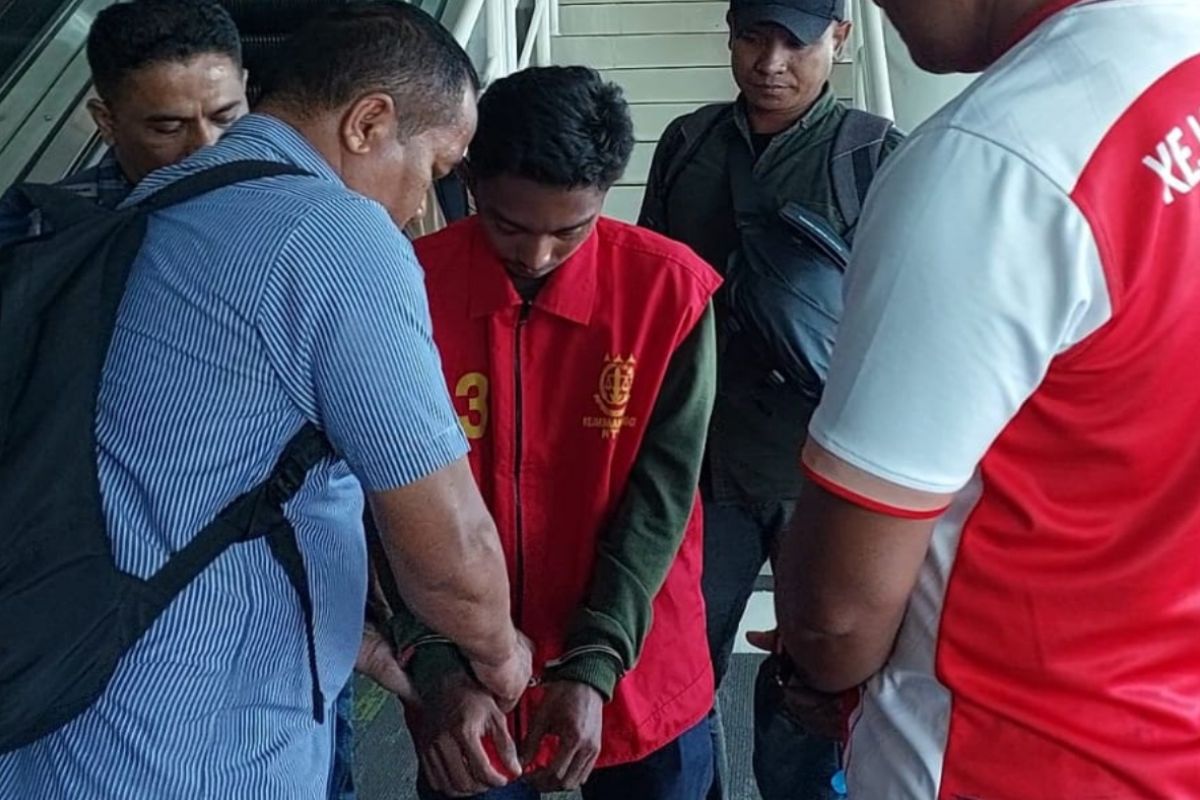 Tim tabur Kejati NTT - Kalsel menangkap DPO asusila di Banjarmasin