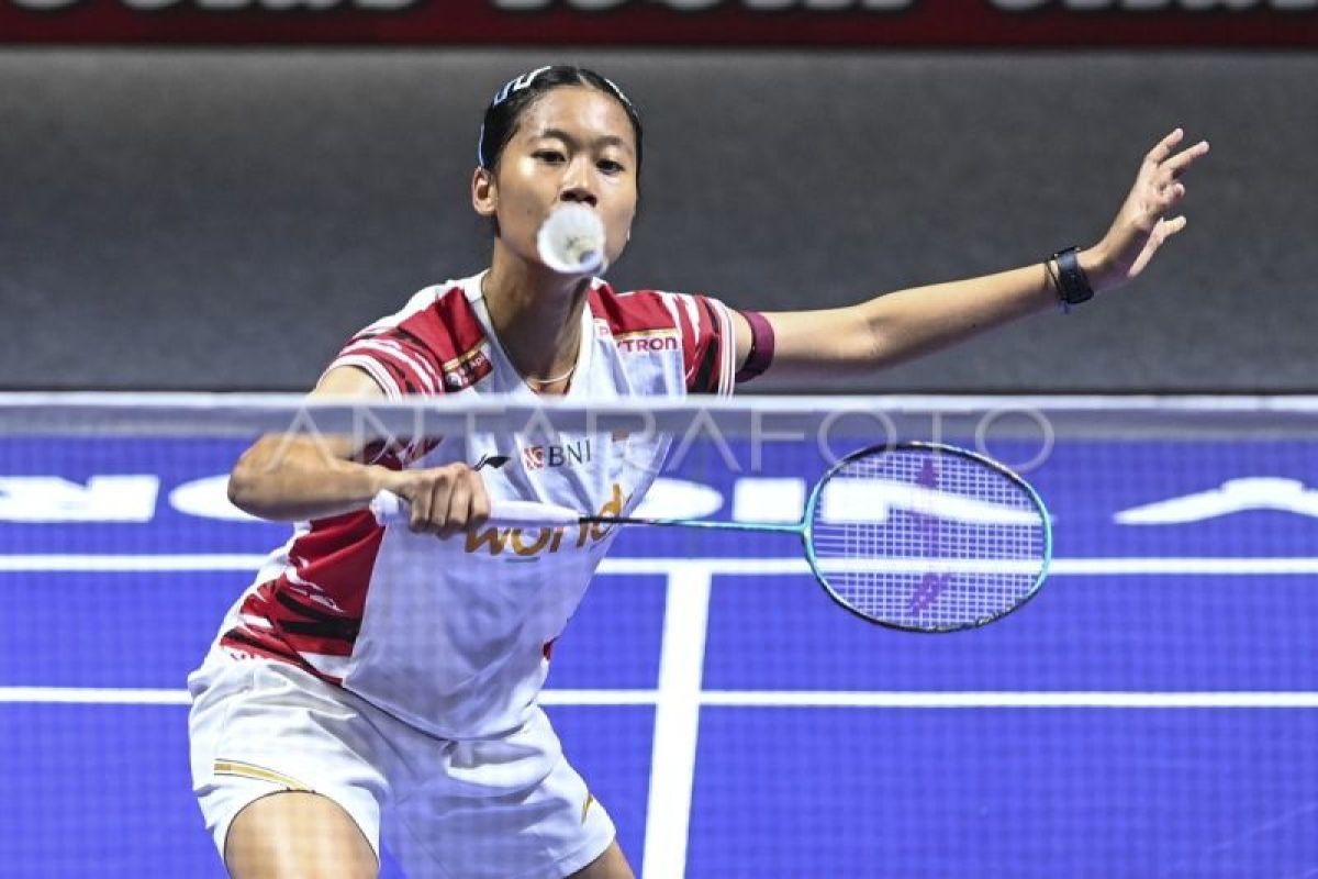 Putri KW lengkapi langkah Gregoria, sama-sama tembus 16 besar Kejuaraan Dunia 2025