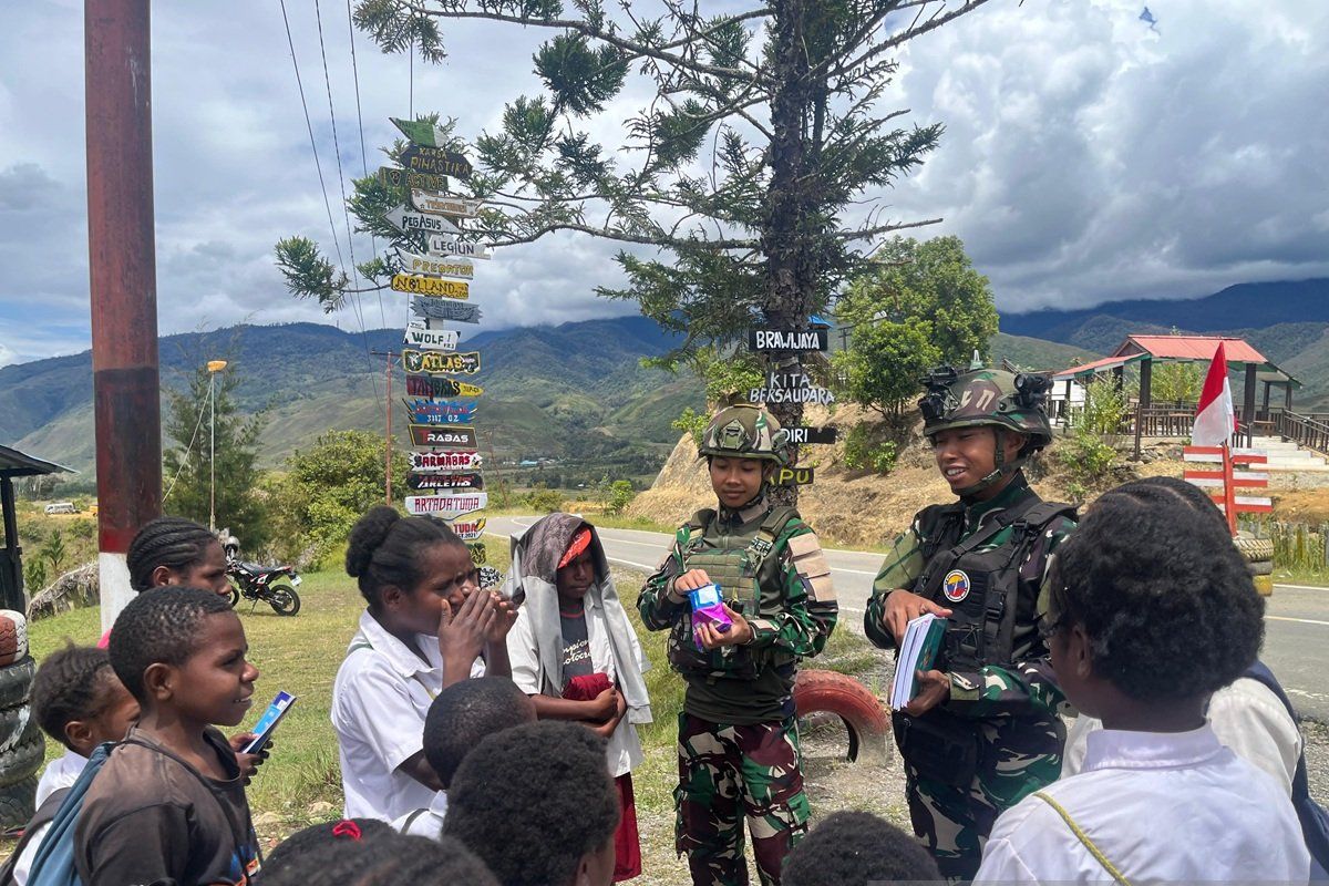 Satgas Yonif 521/DY dukung program Indonesia cerdas untuk pelajar Papua
