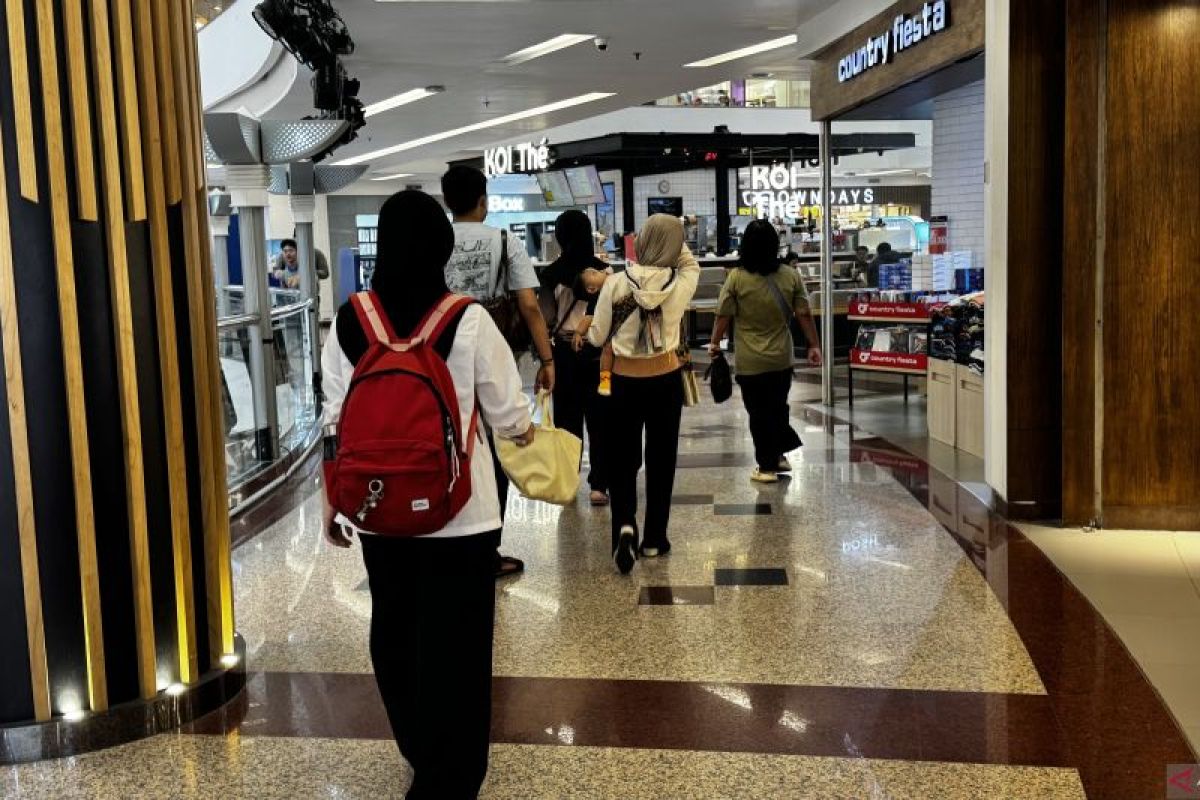 Jakarta Retailers back government to secure malls amid protests