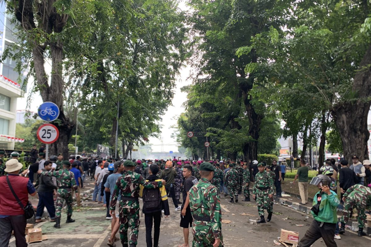 Ratusan demonstran mundur dari Mako Brimob setelah berdialog