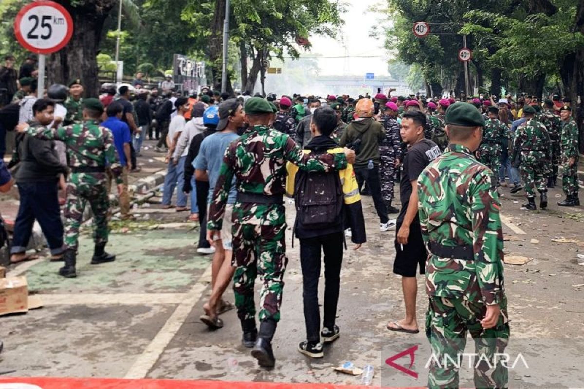 Ratusan demonstran mundur dari Mako Brimob setelah berdialog