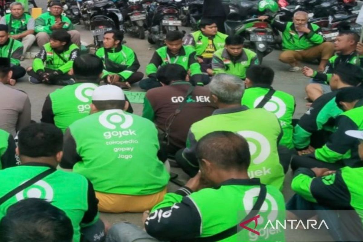 Ojol se-Pamekasan gelar doa bersama untuk Affan di Monumen Arek Lancor