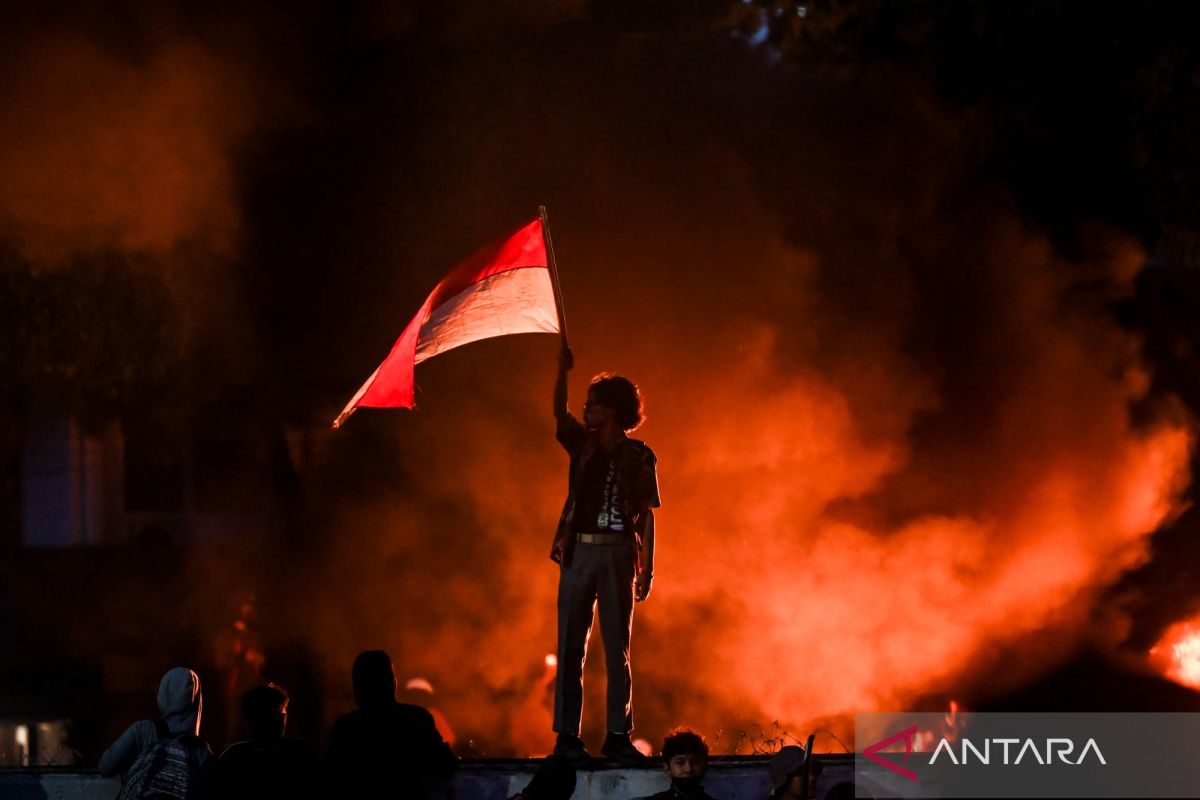 Asa anak Ibu Pertiwi yang berduka di bulan merdeka