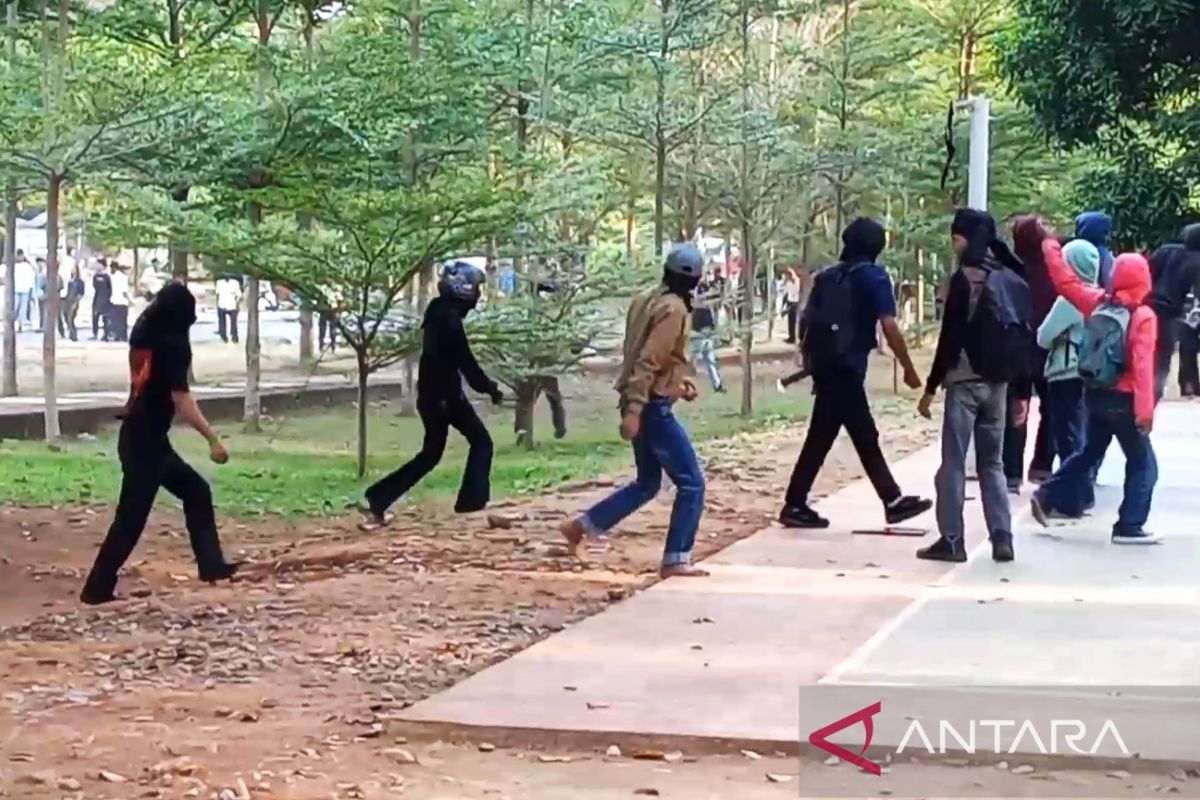 Fasilitas UIN Alauddin Makassar rusak akibat bentrok antarmahasiswa