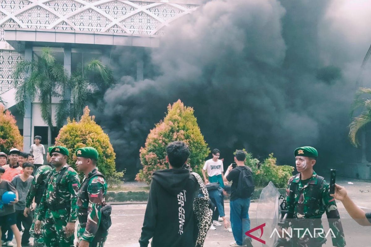 Kerugian sementara kebakaran Gedung DPRD NTB ditaksir puluhan miliar