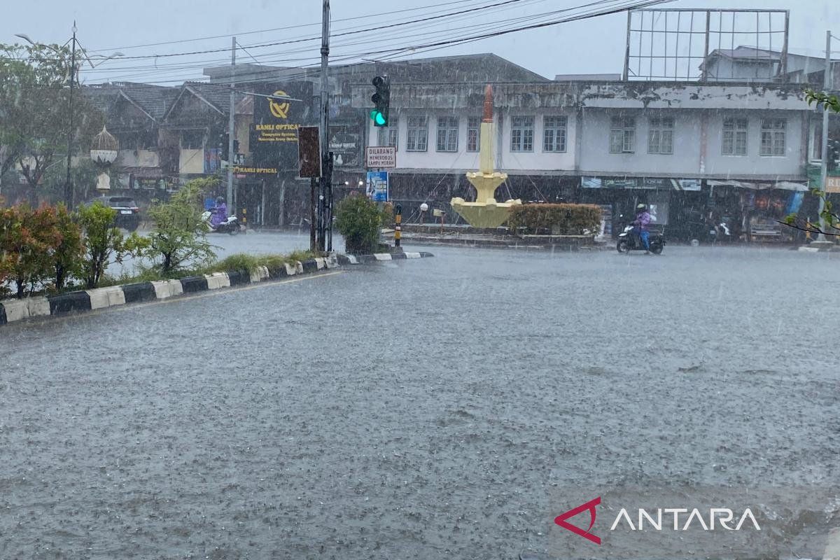 BMKG: Hujan bantu pemadaman karhutla di barat selatan Aceh
