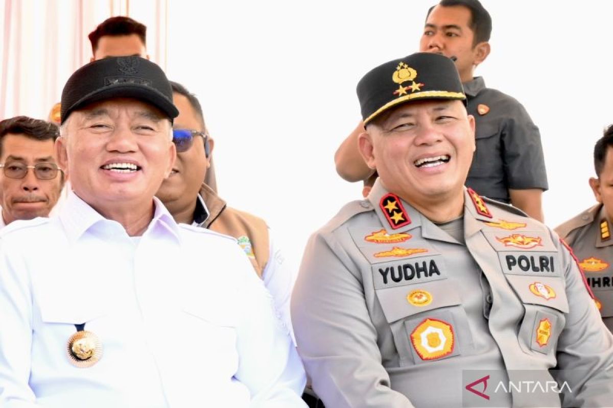 Kapolda Kalsel rangkul demonstran tidak terprovokasi guna jaga persatuan