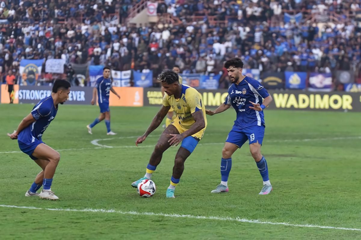 Laga Persib vs Borneo FC ditunda imbas kerusuhan di Bandung