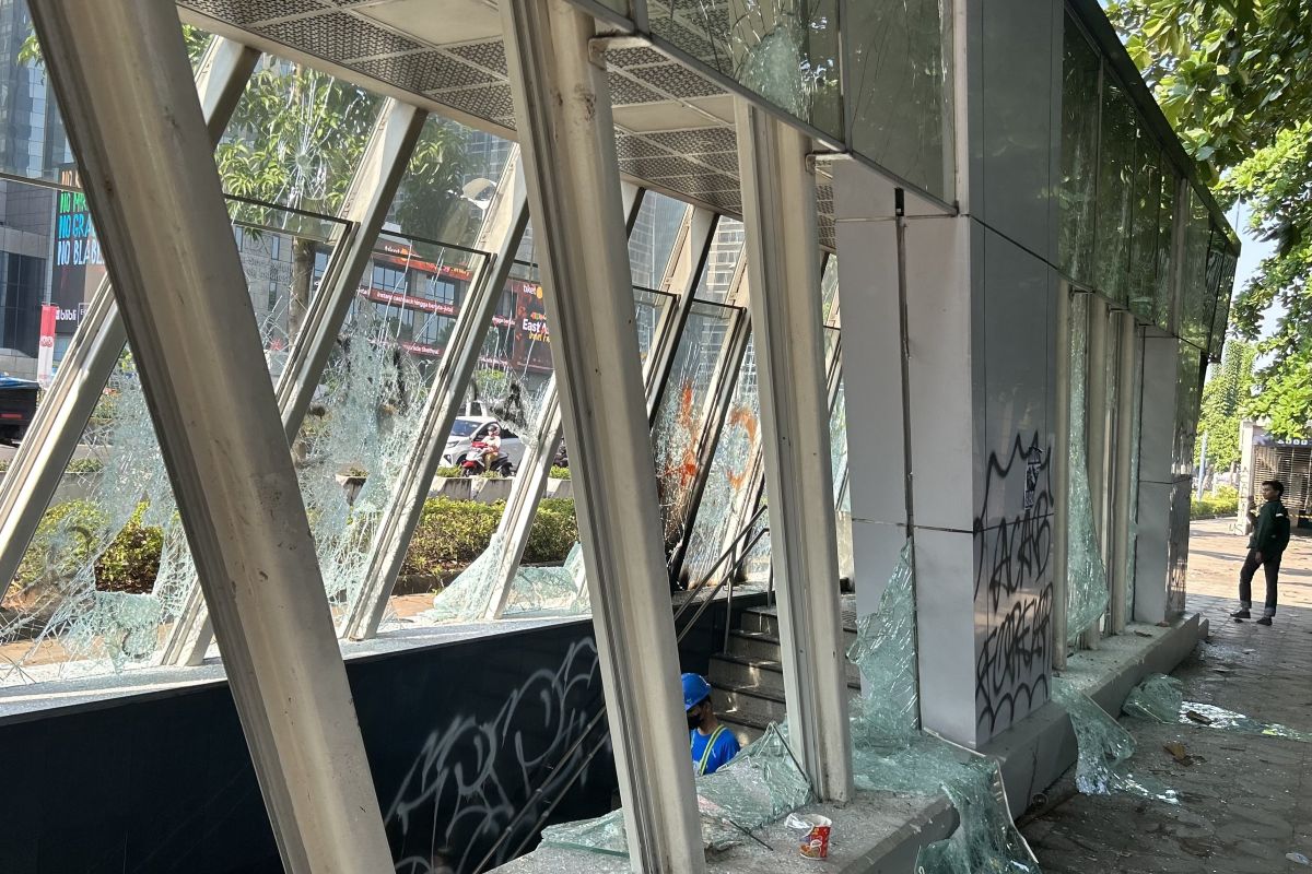 Sepekan, rekor tertinggi harga emas hingga deflasi 0,08 persen