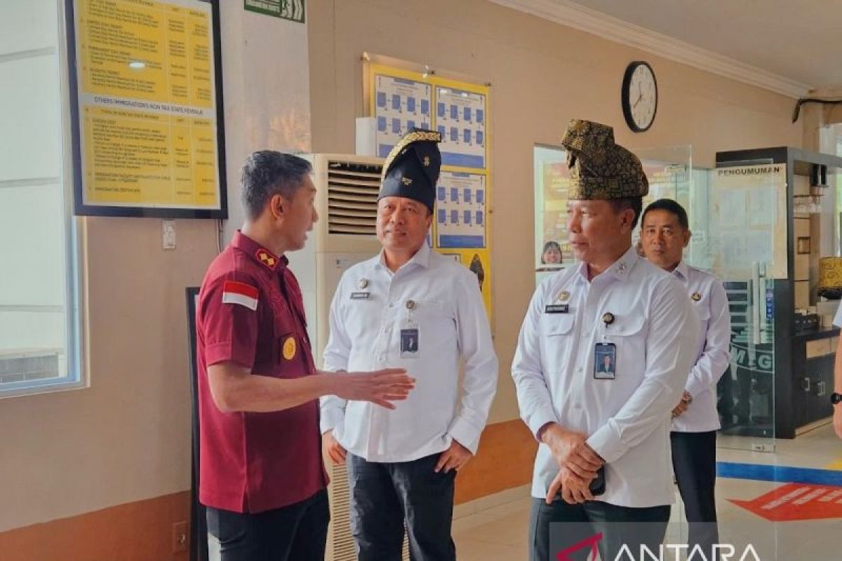 Perkuat Reformasi Birokrasi, Stafsus Menkumham Tinjau Inovasi Layanan Imigrasi Dumai