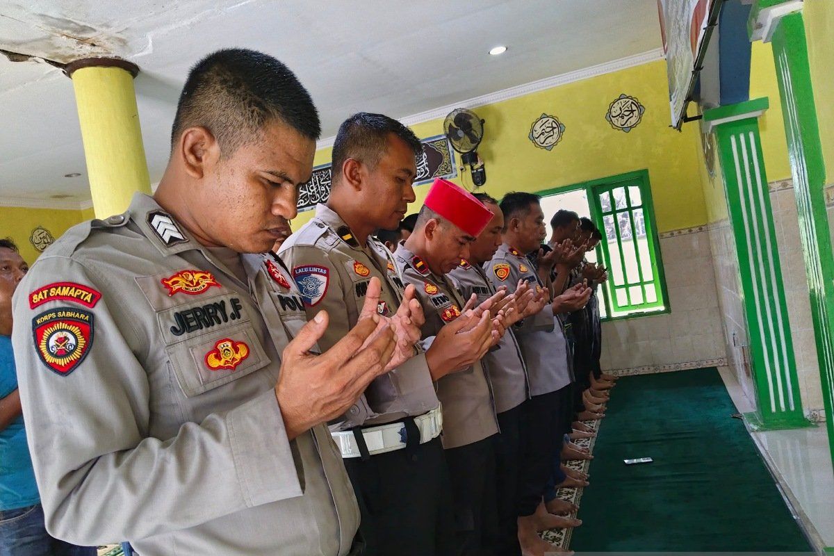 Polres Bangka Tengah shalat gaib untuk almarhum Affan Kurniawan