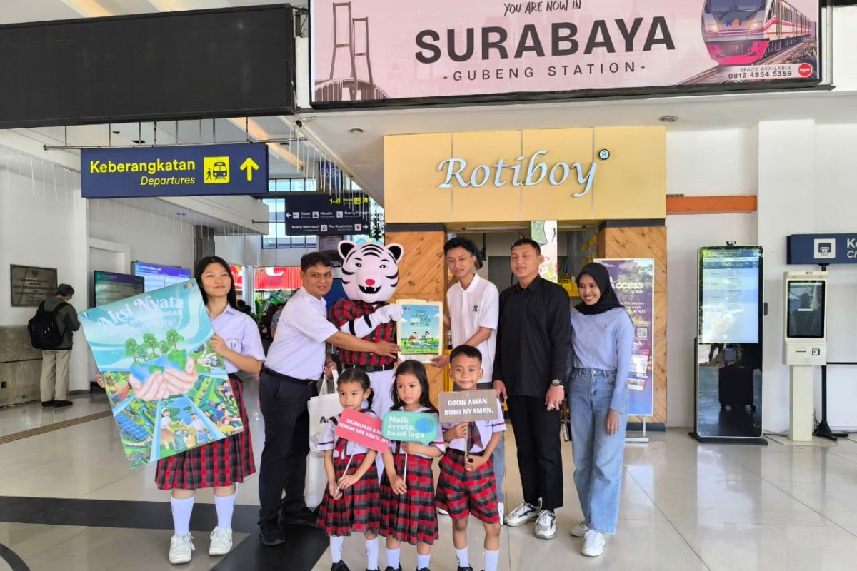 KAI dan Yayasan Tarakanita Surabaya Gelar Kampanye Lingkungan di Stasiun Gubeng: "Rel Perjuangan untuk Bumi yang Merdeka"