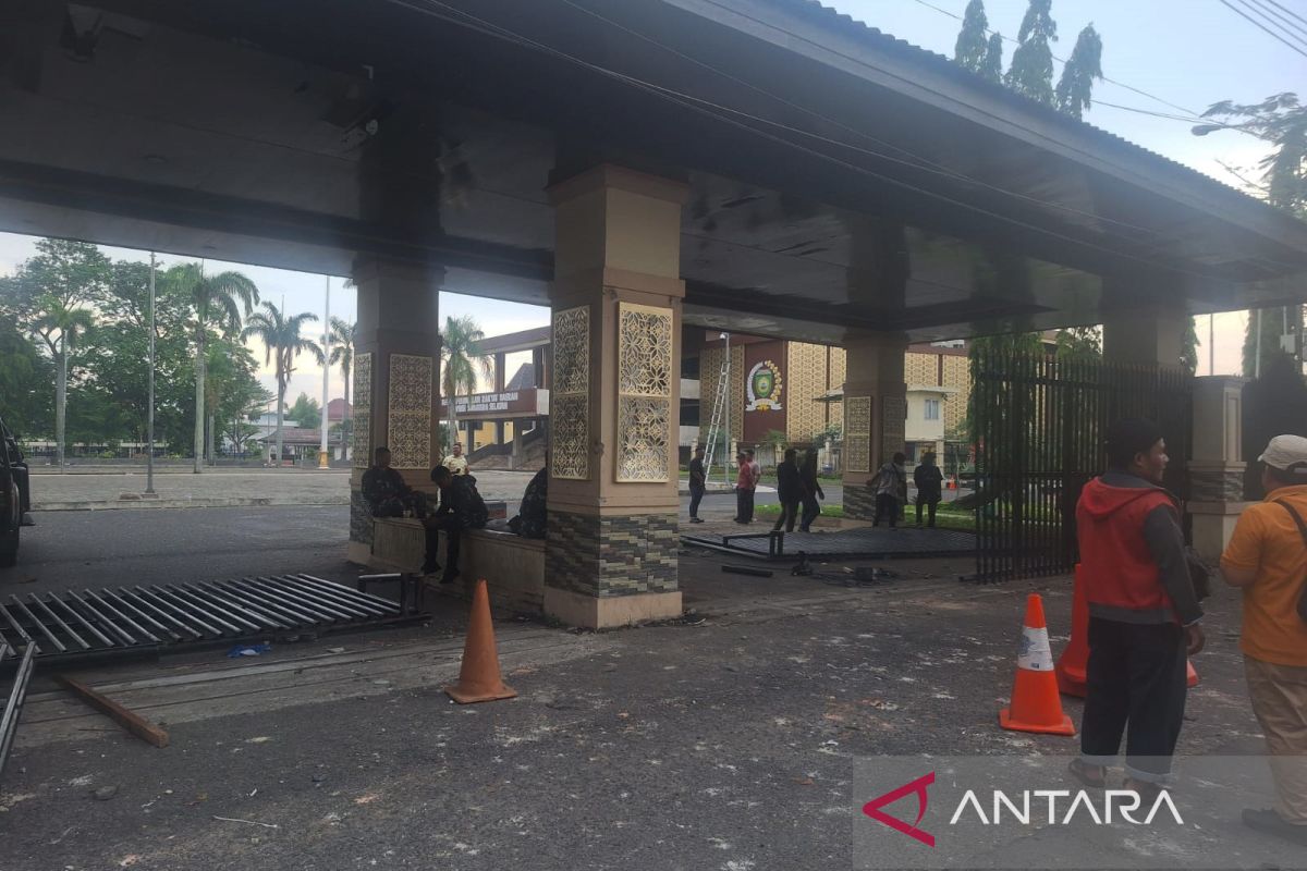 Kondisi terkini Gedung DPRD dan Ditlantas Polda Sumatera Selatan