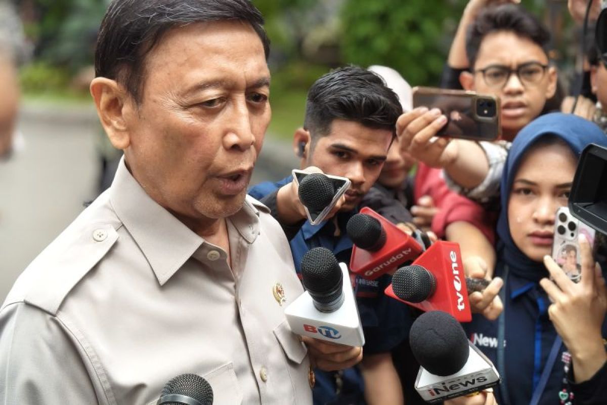 Prabowo kumpulkan ketum partai dan kabinet di Istana Jakarta