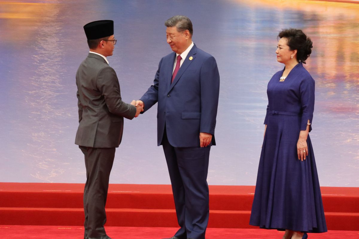 Presiden China Xi Jinping sambut Menlu Sugiono dalam KTT SCO 2025
