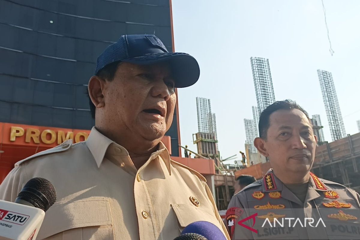 Prabowo instructs promotion for police officers injured in protests